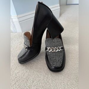 Chic Black and Gray Women's Loafers with Chain Detail
